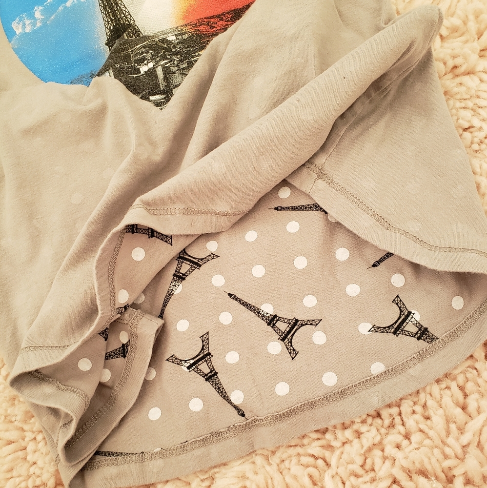T-Shirt - Picture 2 of 3